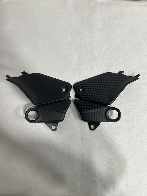 Carbonvani Carbon Fiber Tank Side Panels for Ducati Panigale V4 (2025+) Carbonvani Carbon Fiber Tank Side Panels for Ducati Panigale V4 (2025+)